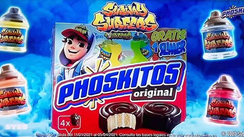 publicidad alimento insano para niños con gancho de concurso de gorras y skate